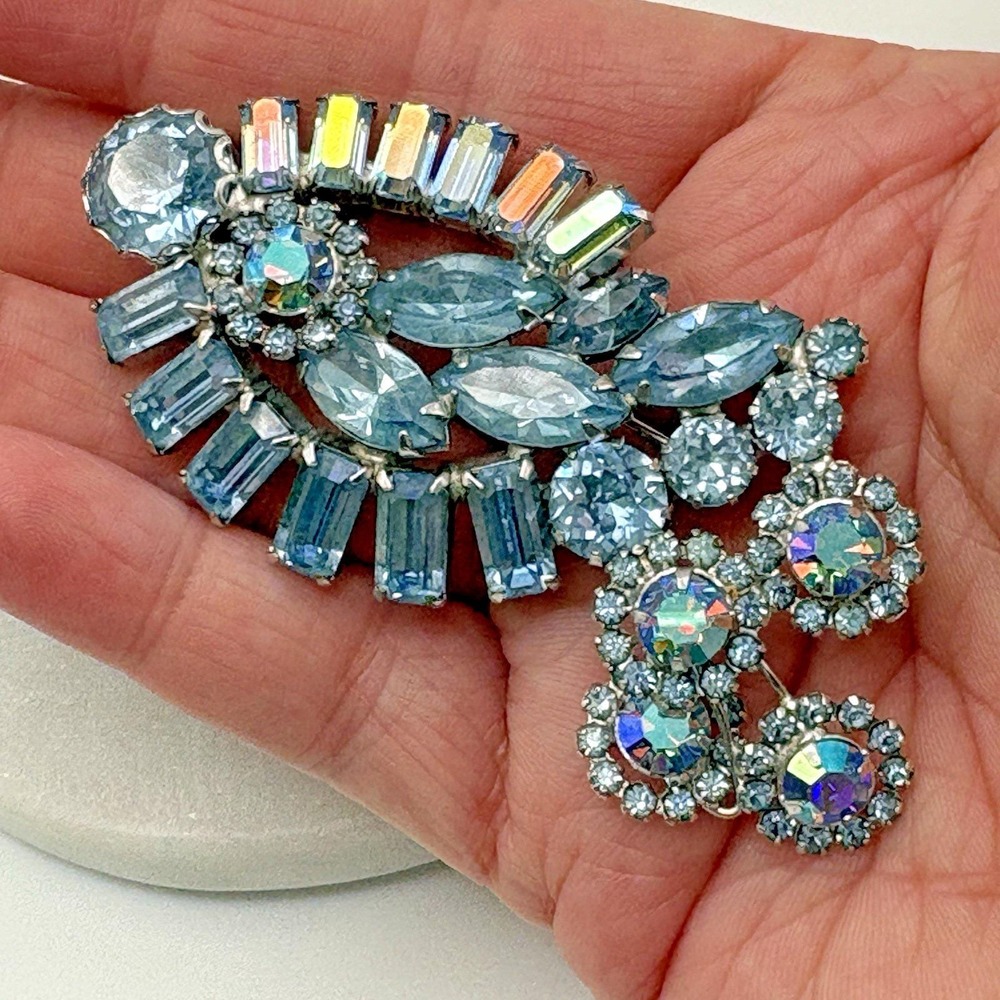 Vintage Weiss Brooch Crystal Rhinestone Blue and AB Blue LARGE! Gorgeous